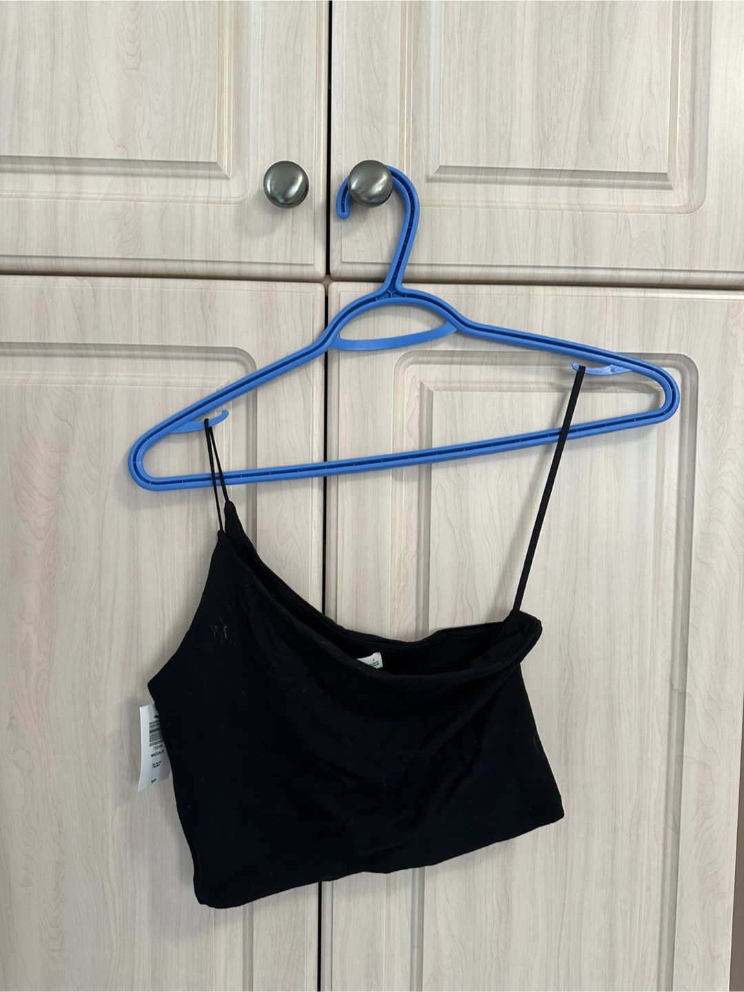 BNWT Aritzia Black One Shoulder Crop Top