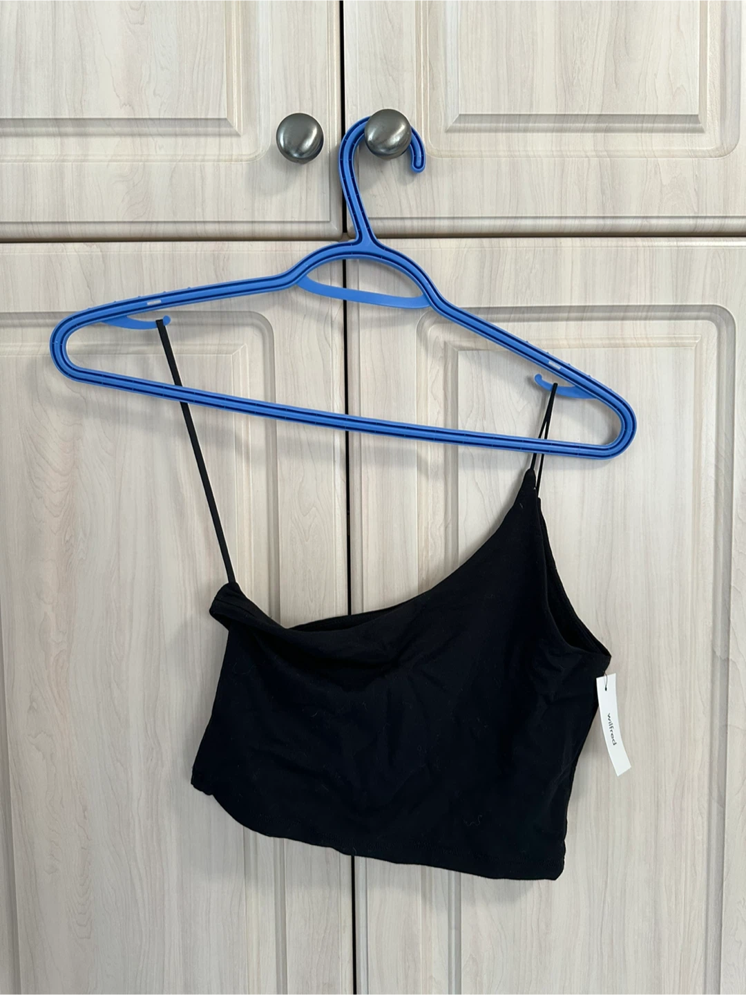 BNWT Aritzia Black One Shoulder Crop Top - photo 2
