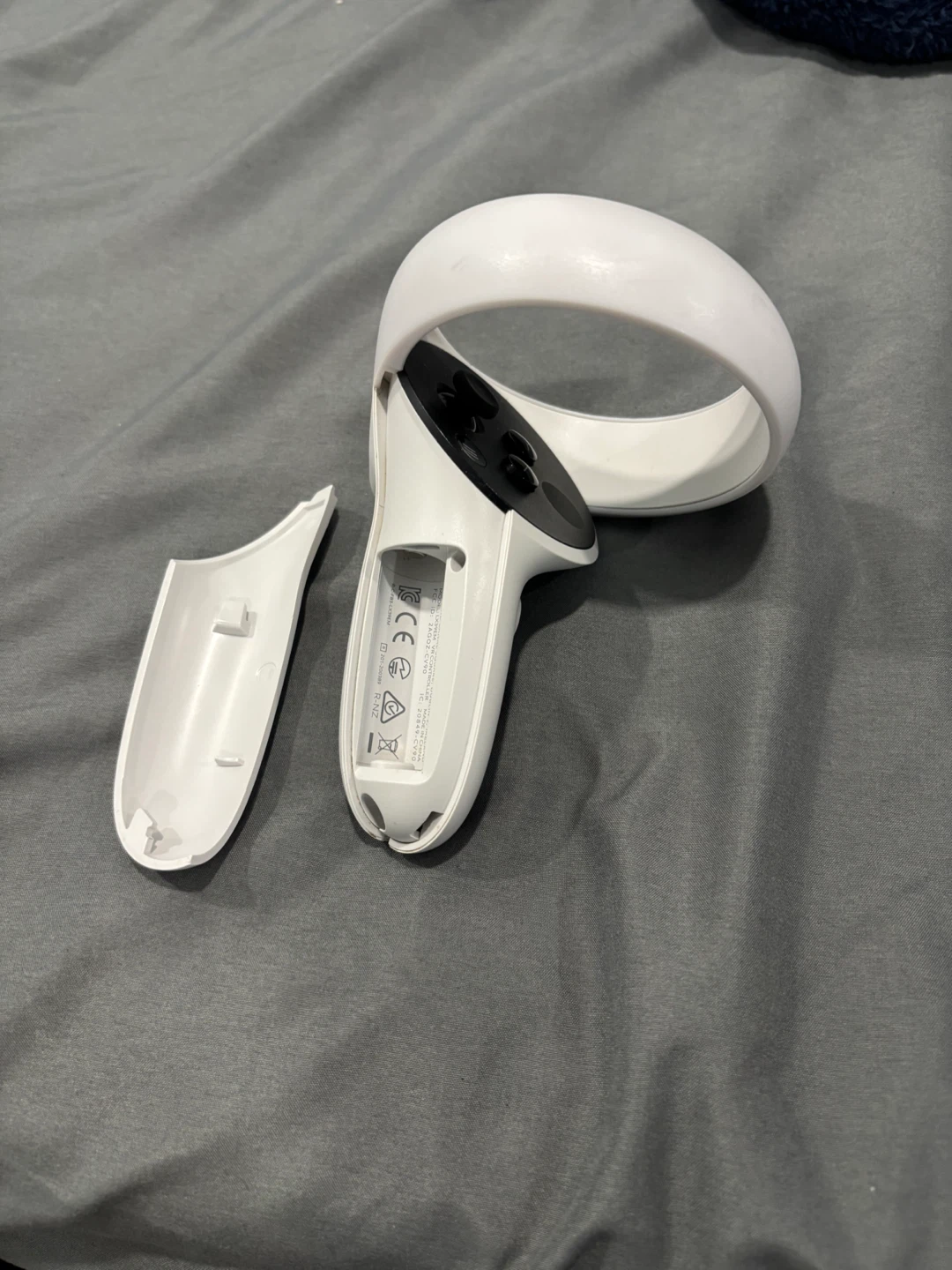 Meta Quest 2 VR Headset with Controllers - photo 5