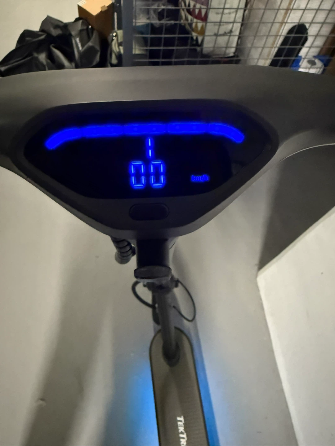 TEKTRENDY ES COMMUTE Electric Scooter - photo 2