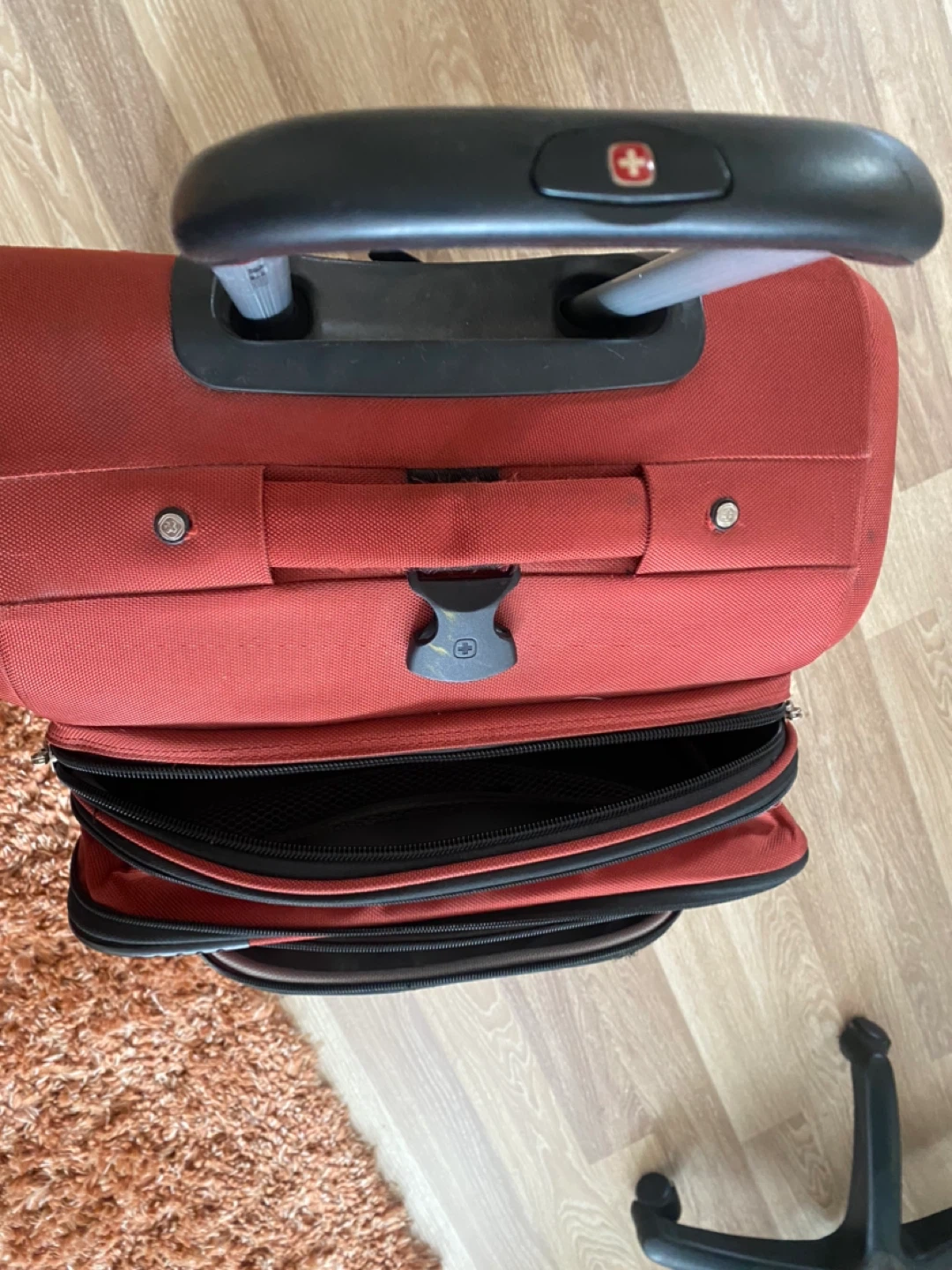 Red Swiss Travel Suitcase hand carry small - photo 2