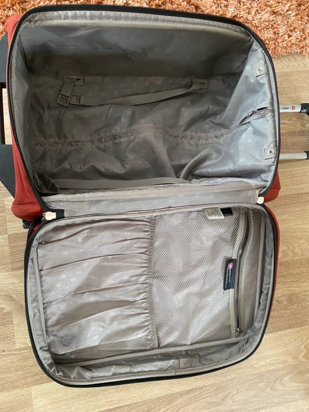 Red Swiss Travel Suitcase hand carry small - photo 5