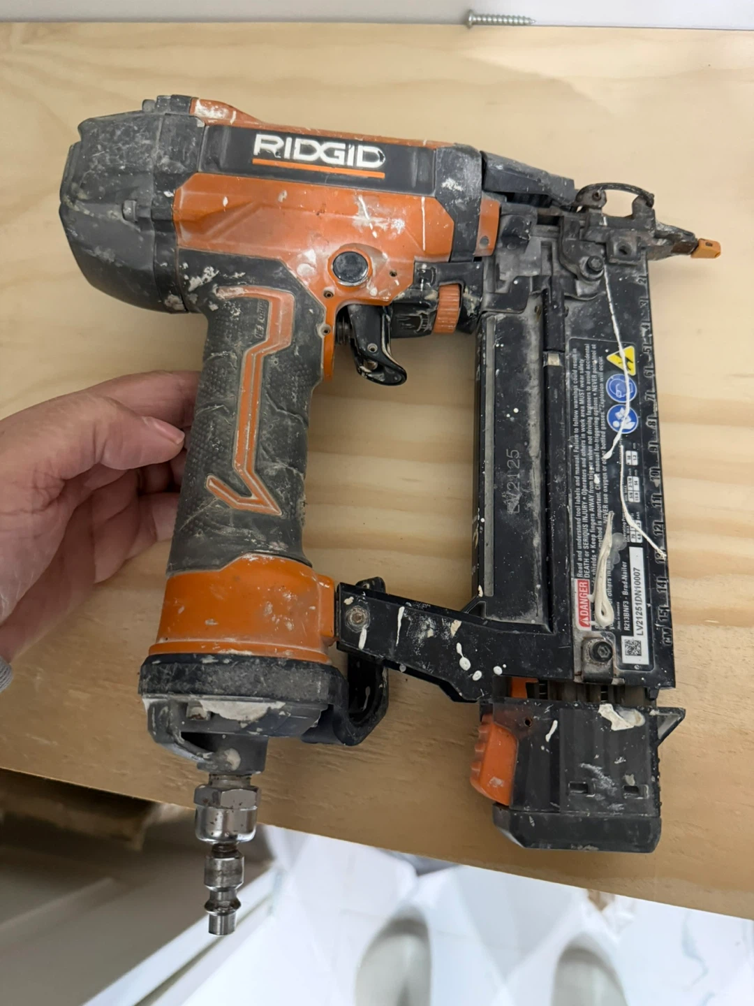 RIDGID 18-Gauge Brad Nailer - photo 2