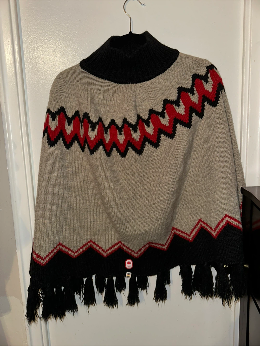 Canada Olympic Knit Poncho - photo 2