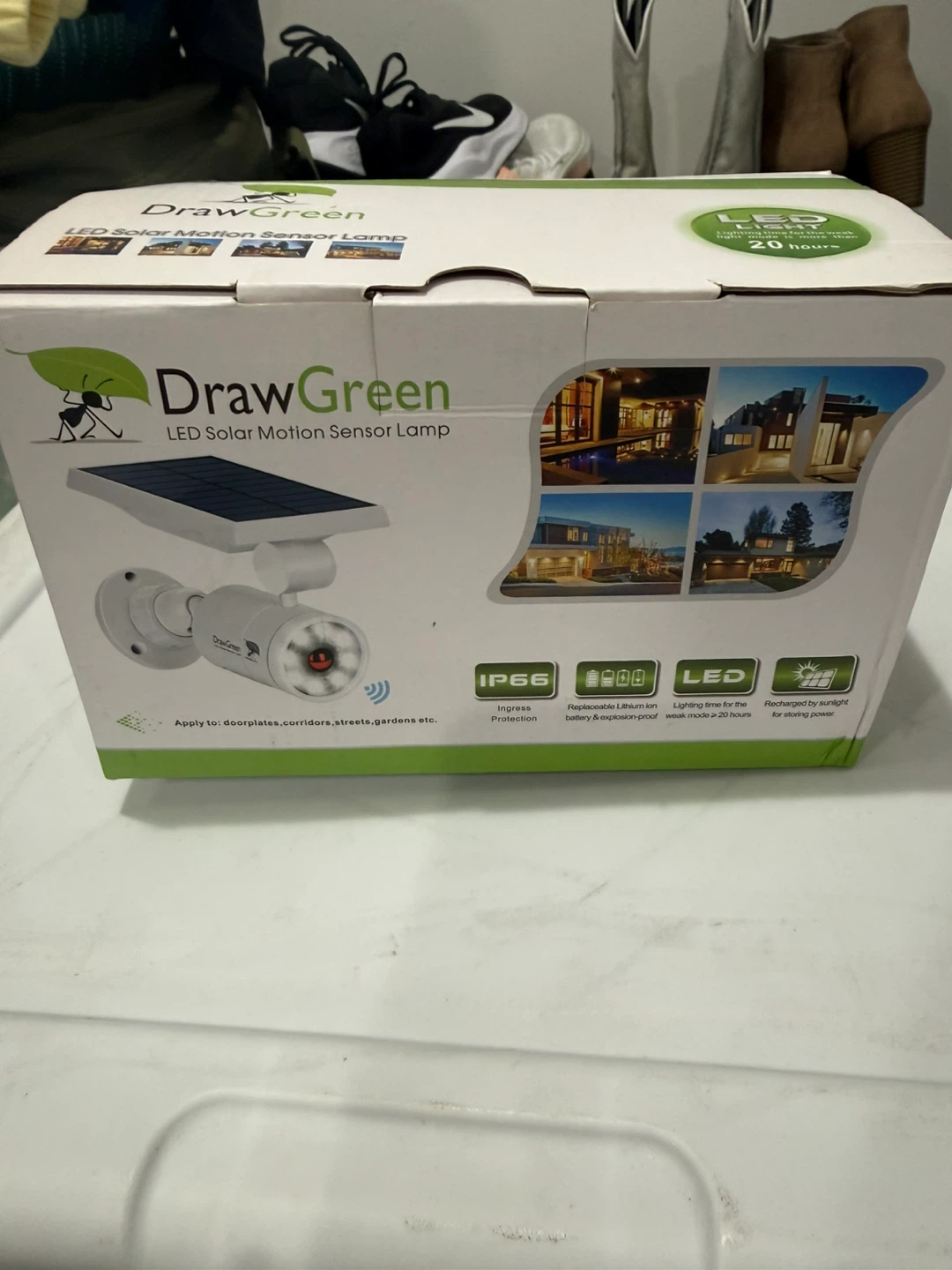 DrawGreen LED Solar Motion Sensor Lamp