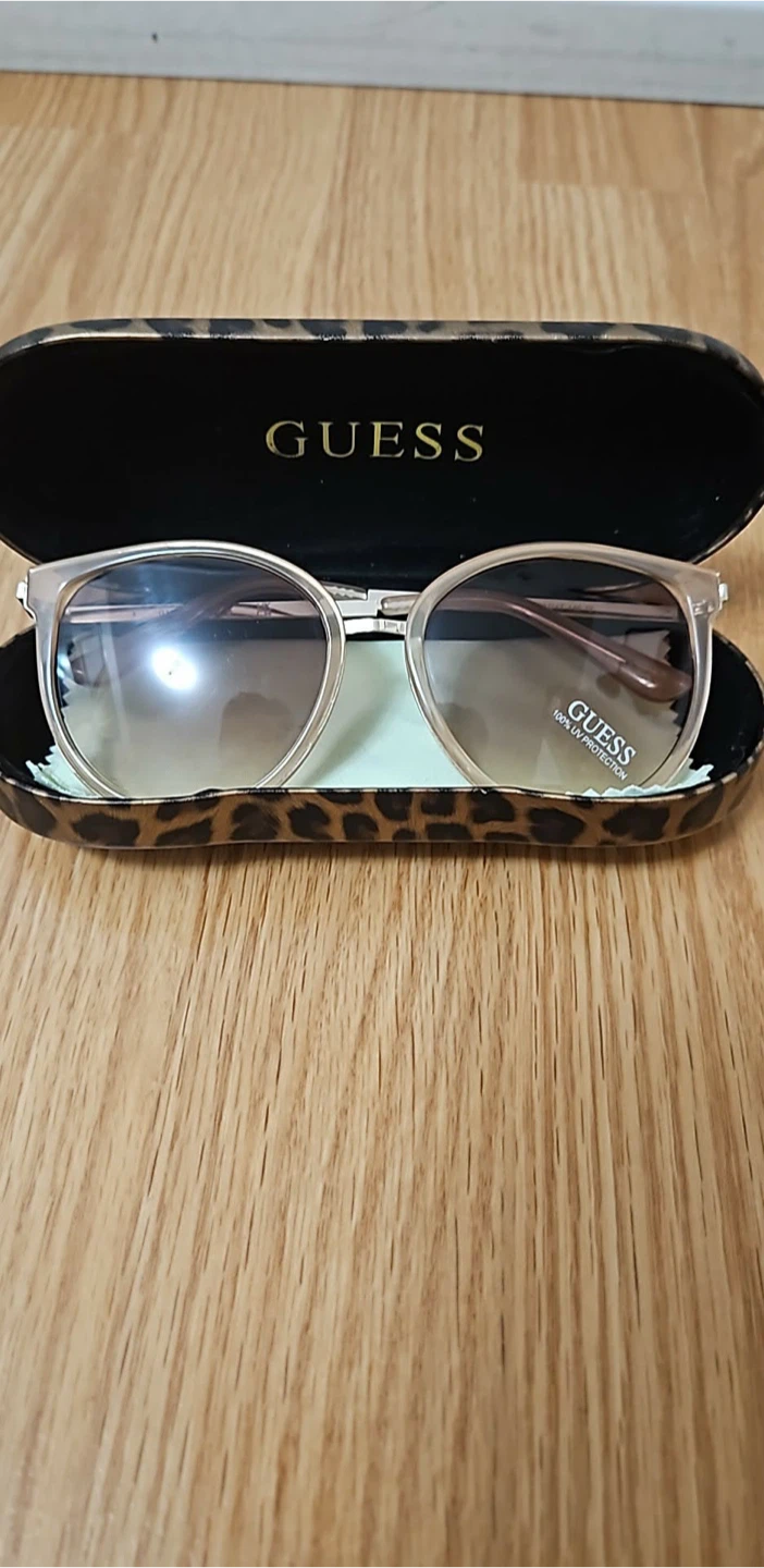 Guess Sunglasses with Case - photo 2
