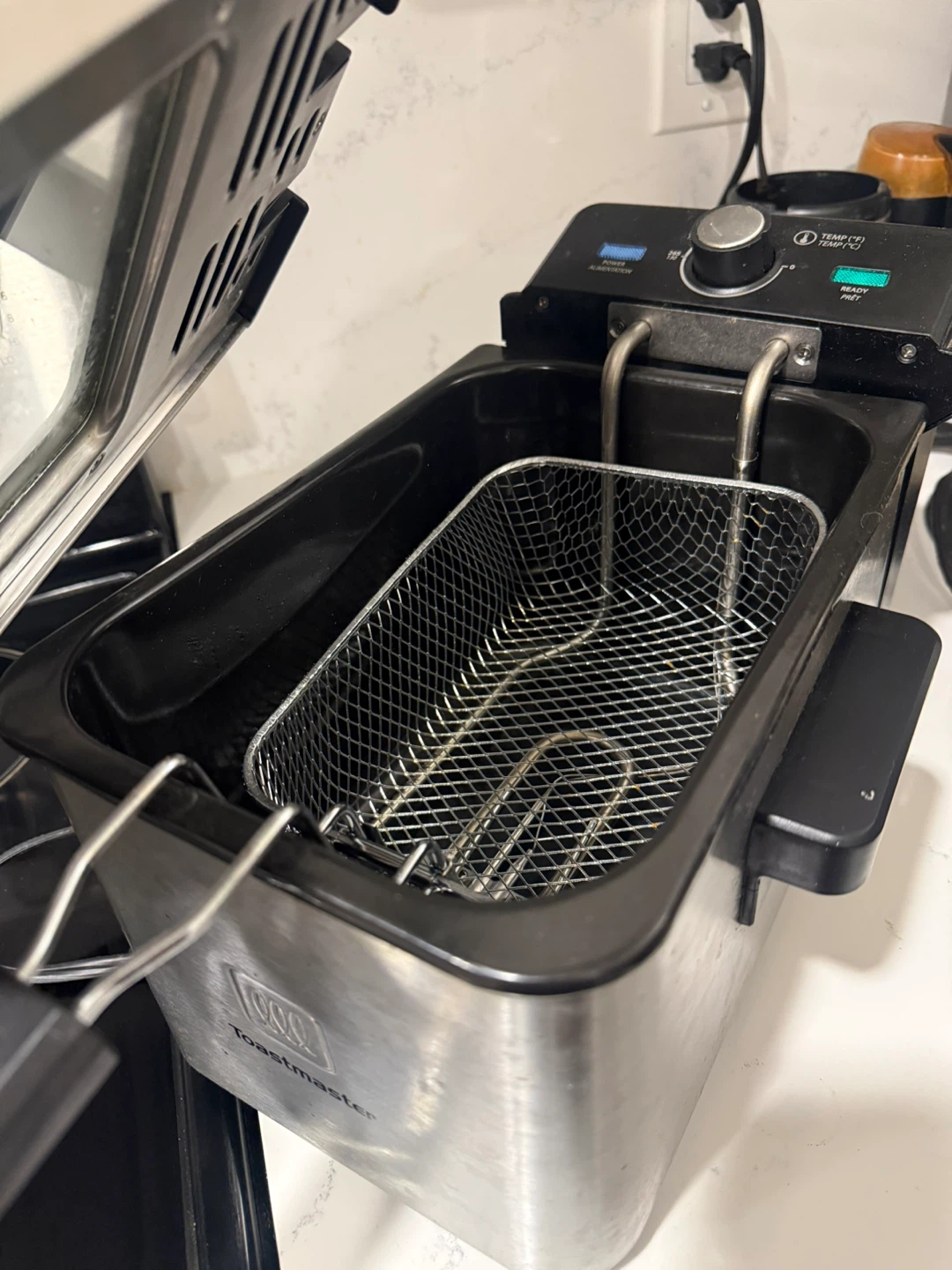 Toastmaster Deep Fryer - photo 2