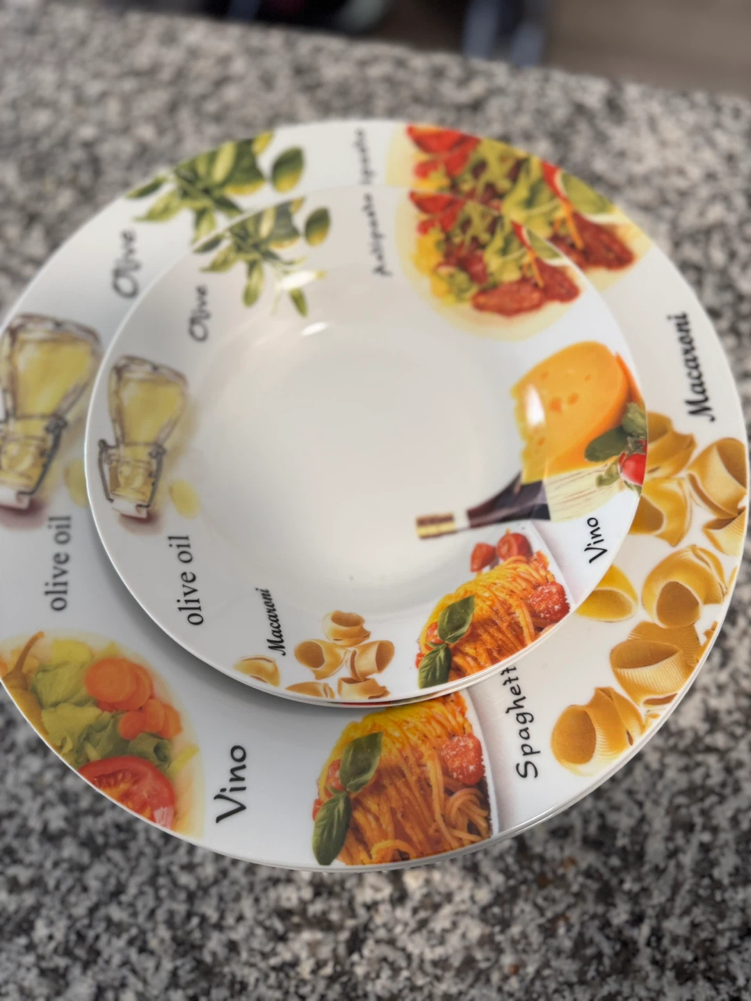 Set of 4 Pasta Design Dinner Plates with two large serving dish - photo 3