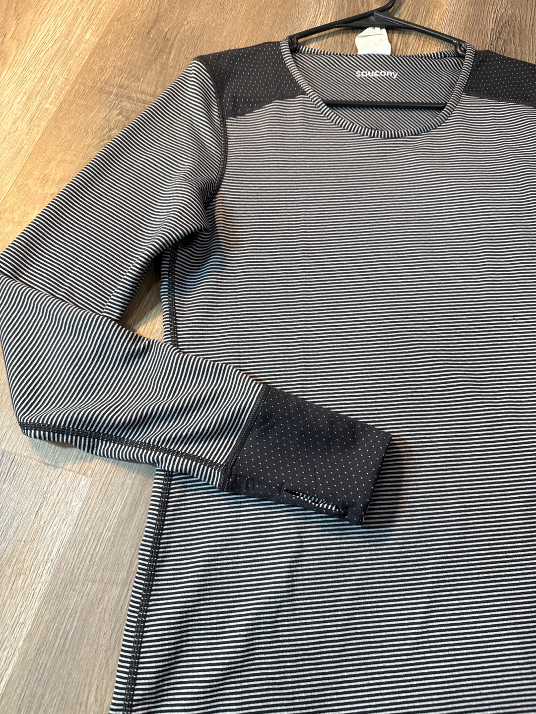 Saucony Women's Long Sleeve Athletic Shirt - photo 2