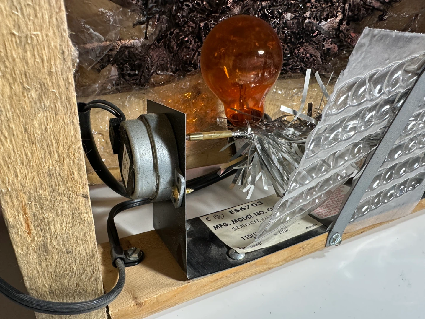 Vintage Electric Fireplace Log Set with Orange Bulb and Fan - photo 5