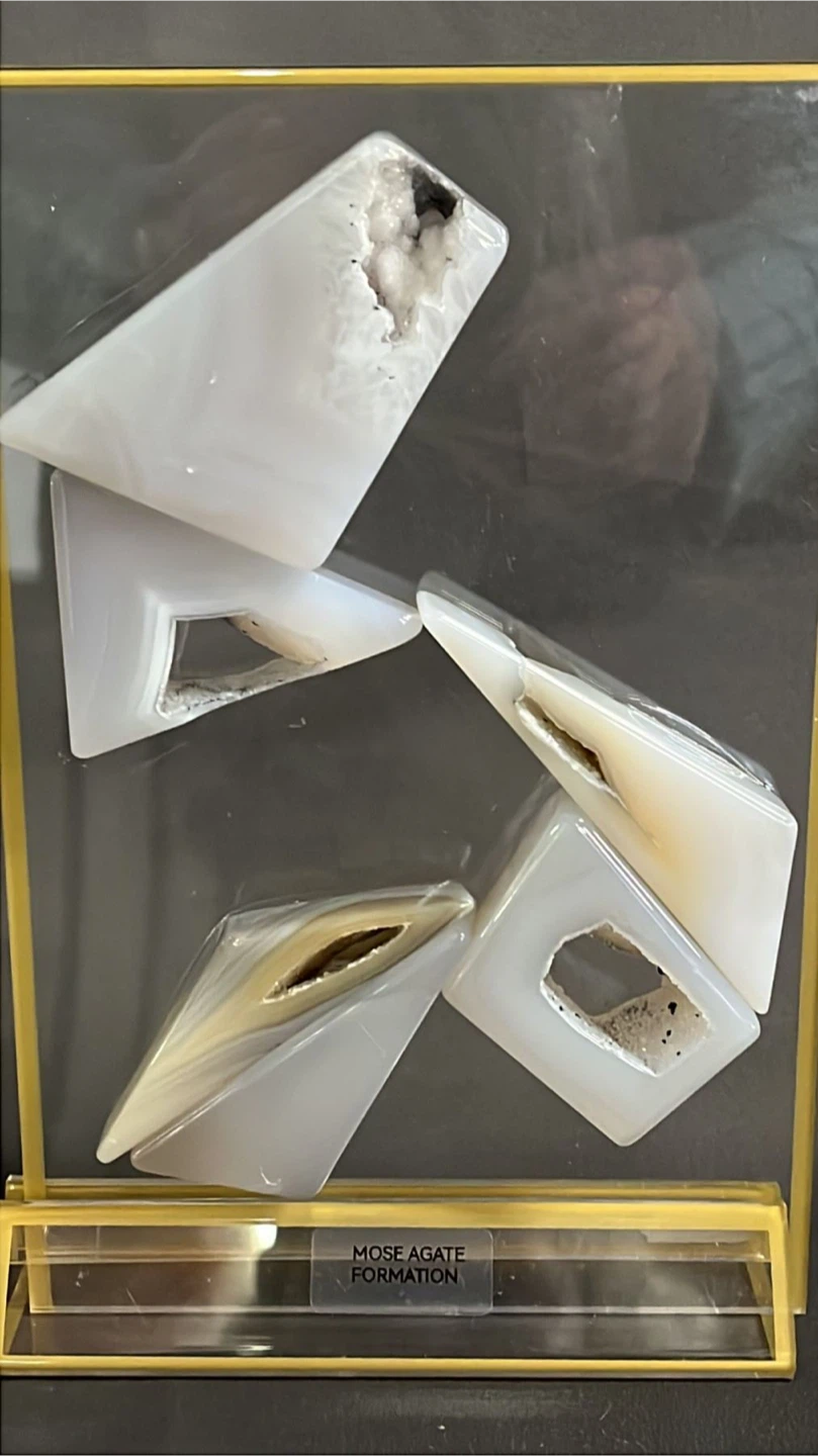 Mose Agate Formation Display - photo 5