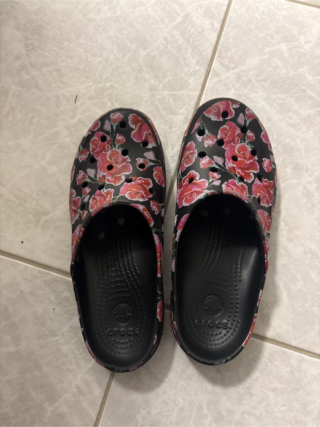 Crocs Classic Clogs - Floral Print - photo 2