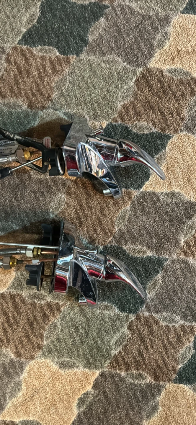 Pair of Chrome Bathroom Faucets - photo 4