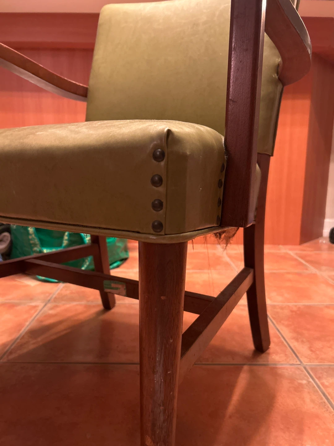 Vintage Leather Chair - photo 4