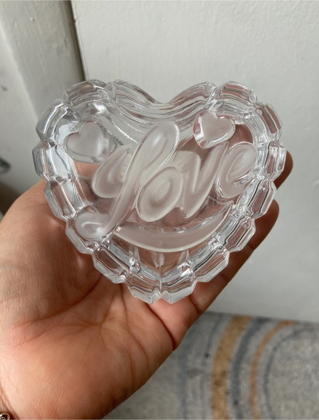 Glass heart trinket
