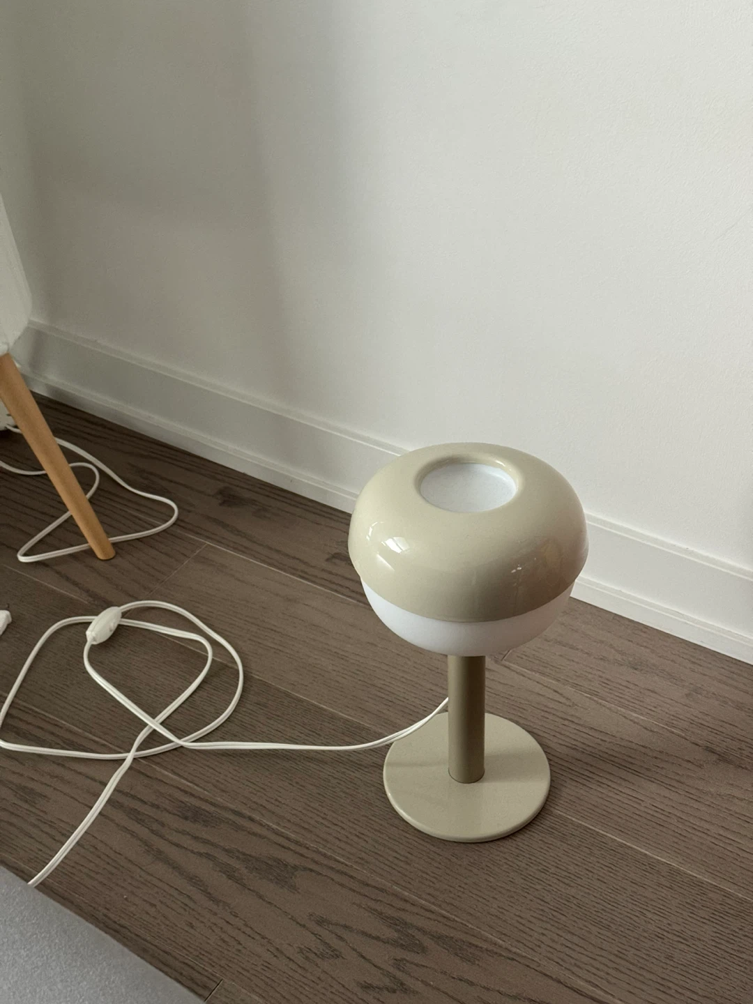 IKEA Desk Lamp - Beige (with lightbulb)