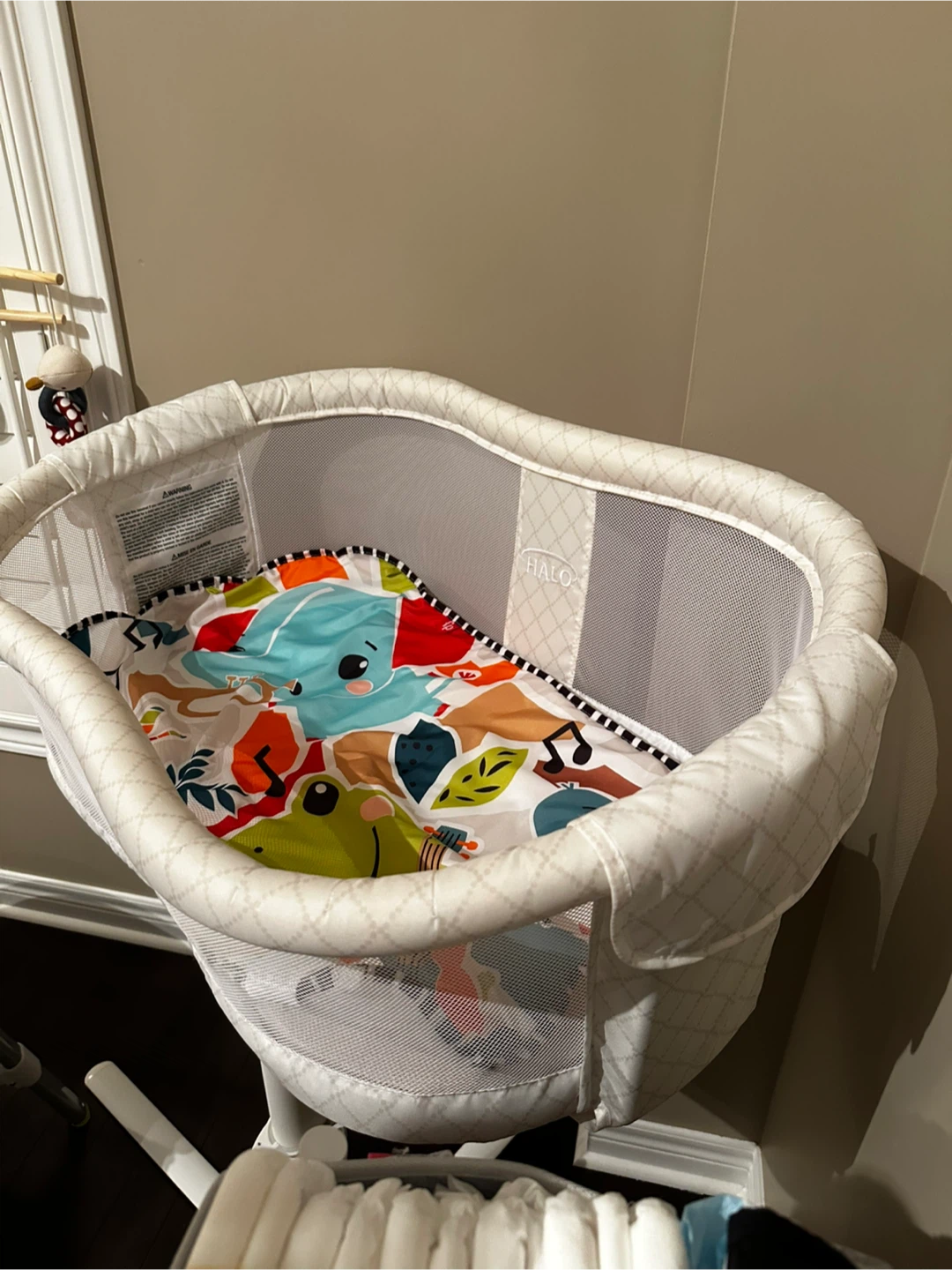 Halo Bassinest Swivel Sleeper - photo 4
