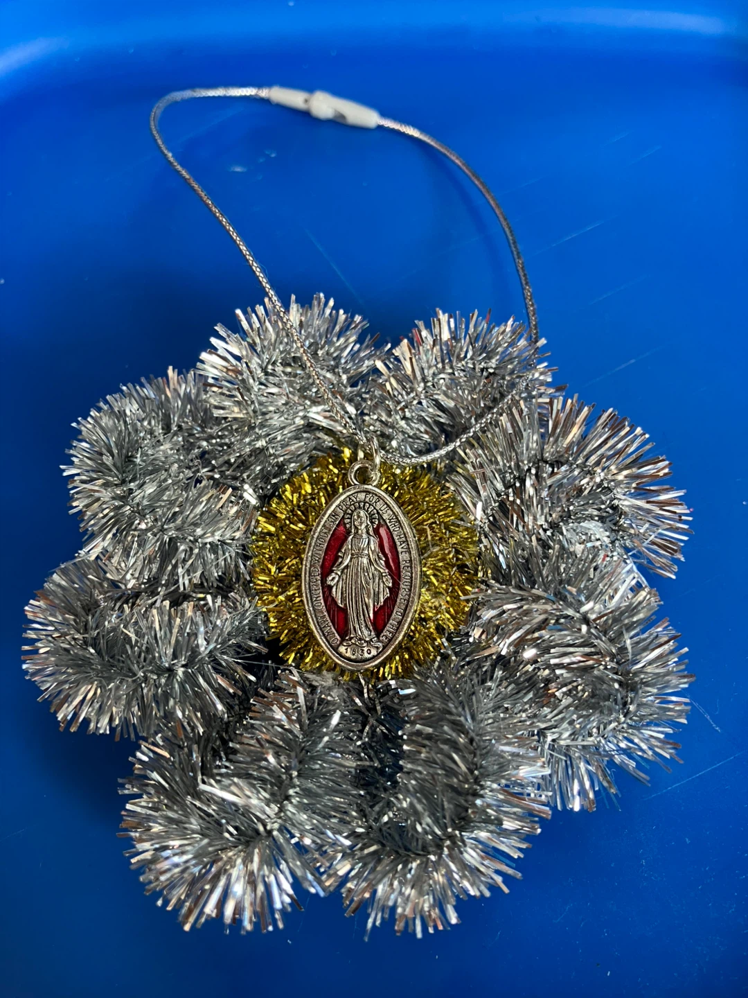 Miraculous Medal Ornament with Tinsel - photo 3