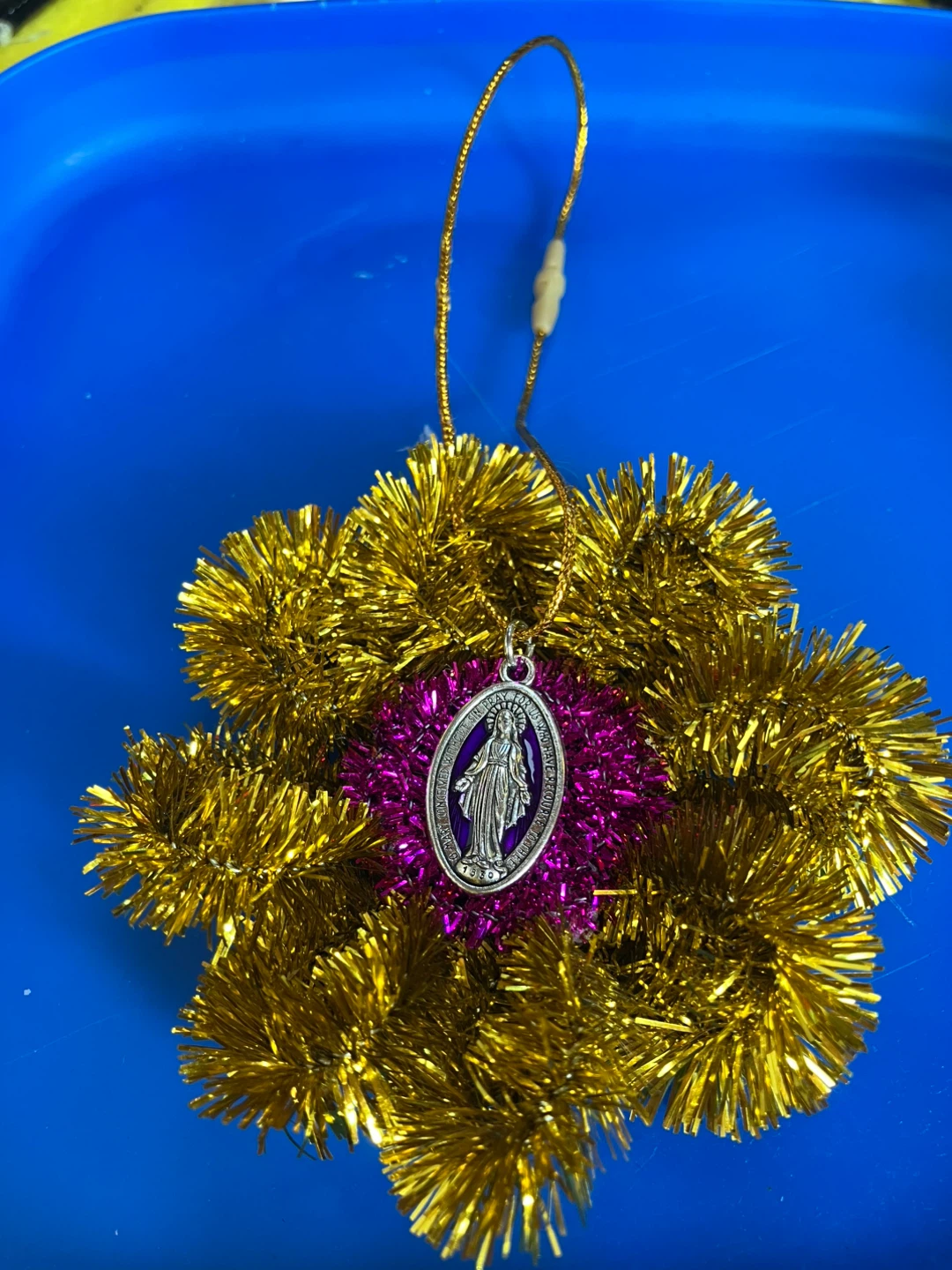 Miraculous Medal Ornament with Tinsel - photo 4