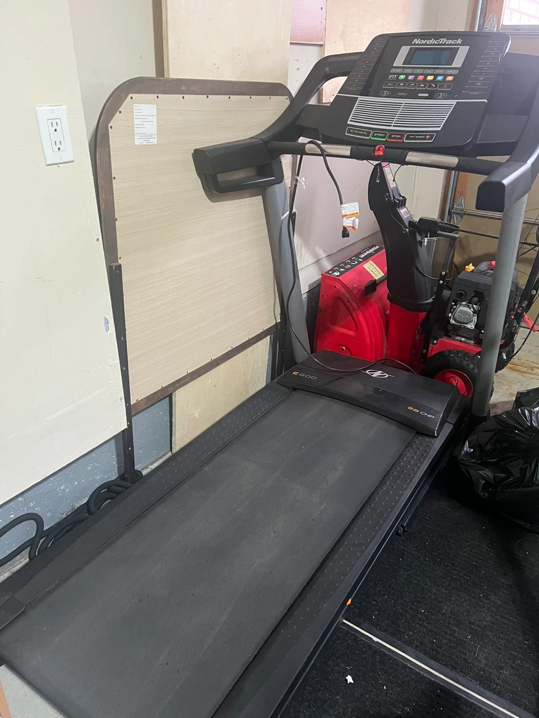 NordicTrack C 200 Treadmill - photo 3