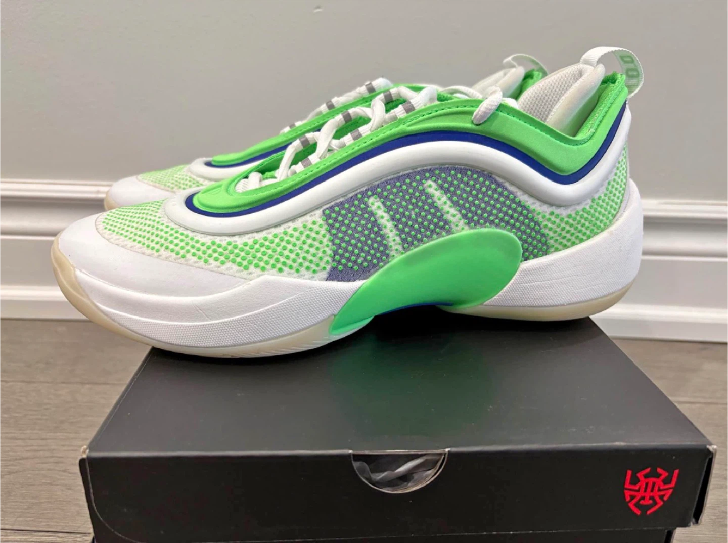 DON  ISSUE 6 (size 9)
