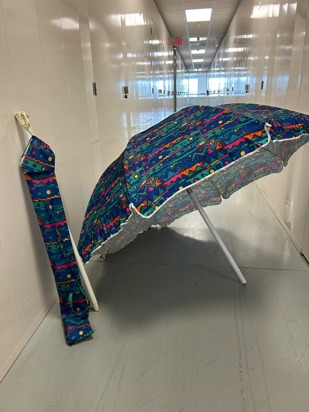 Beach Umbrella with Carrying Case - Colorful Pattern
