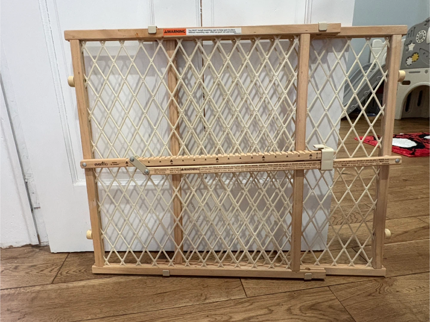 Evenflo baby gate