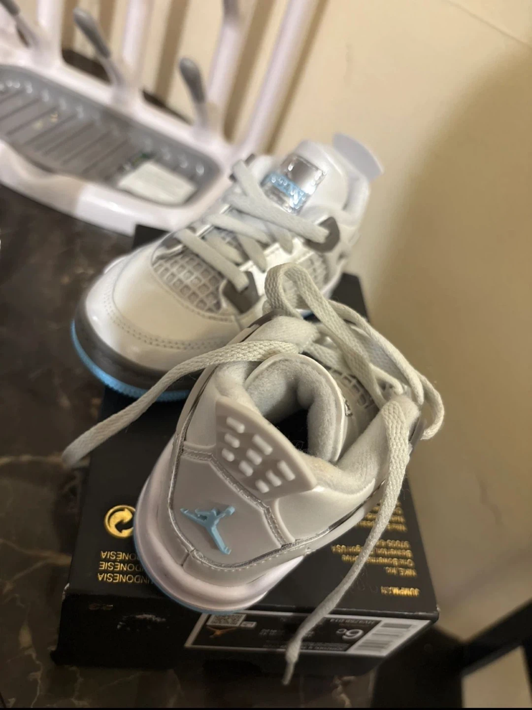 Air Jordan 4 "Light Orewood Brown" Toddler Shoes talla 6c