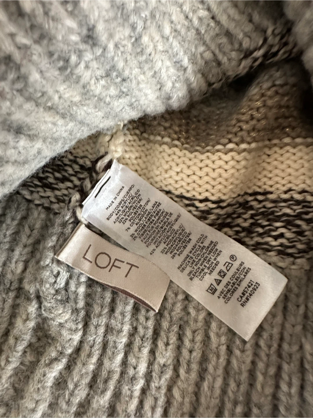 Loft Striped Beanie with Faux Fur Pom Pom 🥕 - photo 2