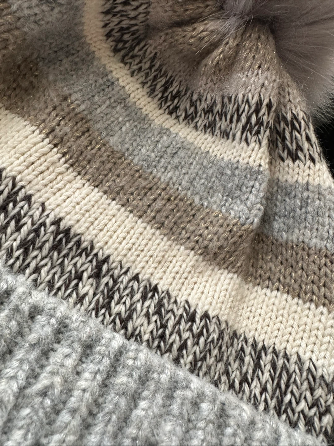 Loft Striped Beanie with Faux Fur Pom Pom 🥕 - photo 3