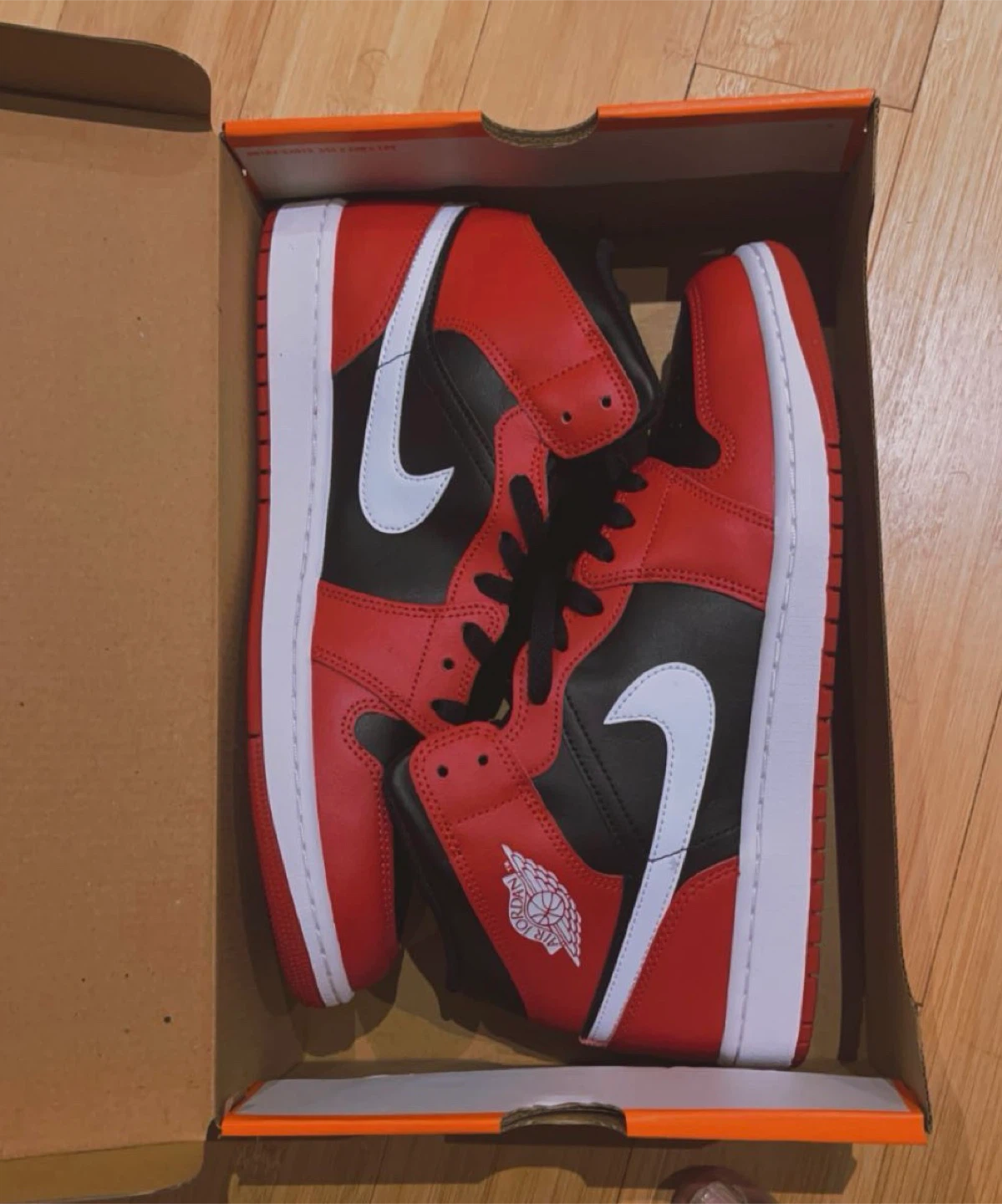Air Jordan 1 Mid OG 12 size