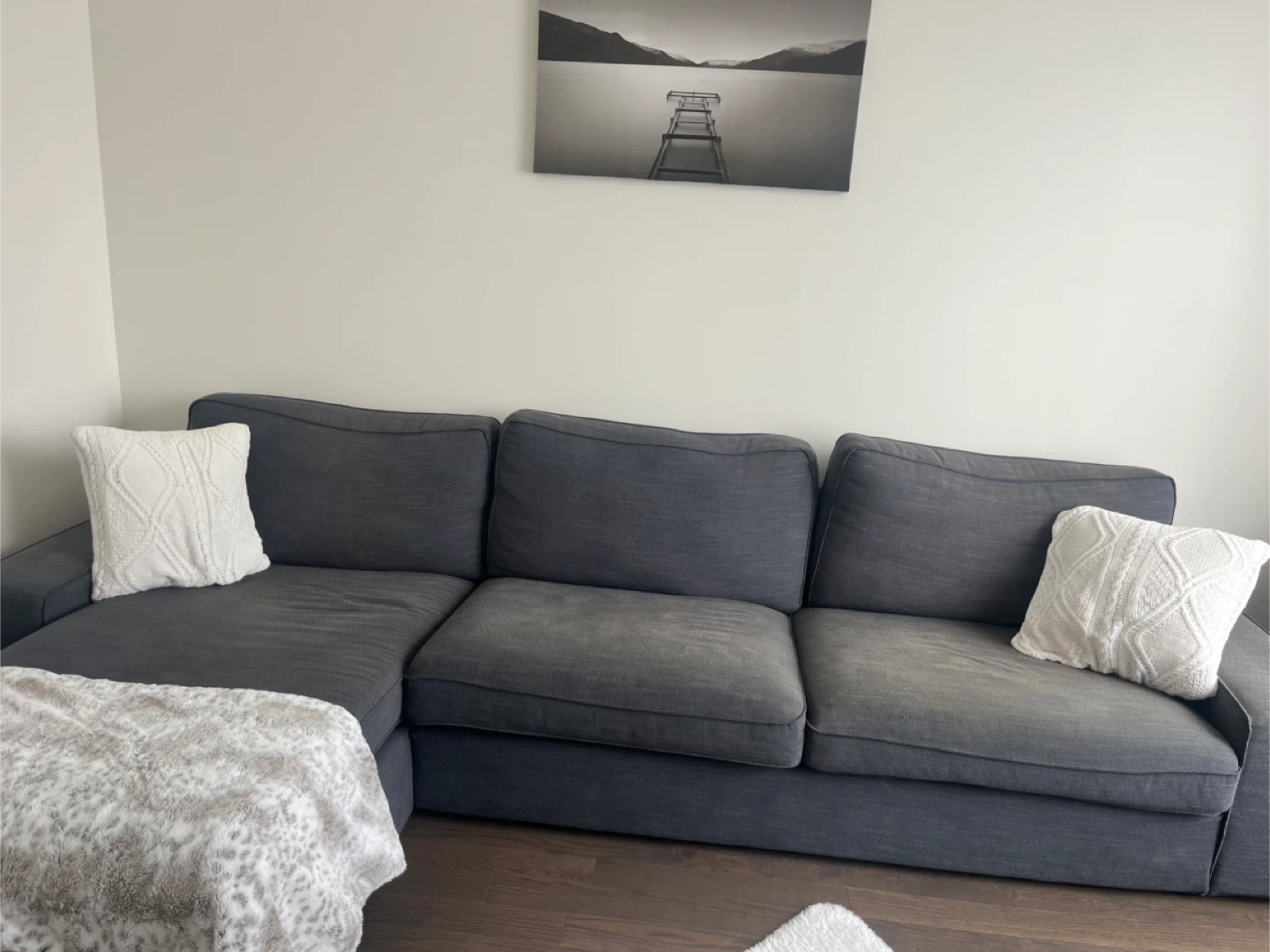 Couch - photo 2