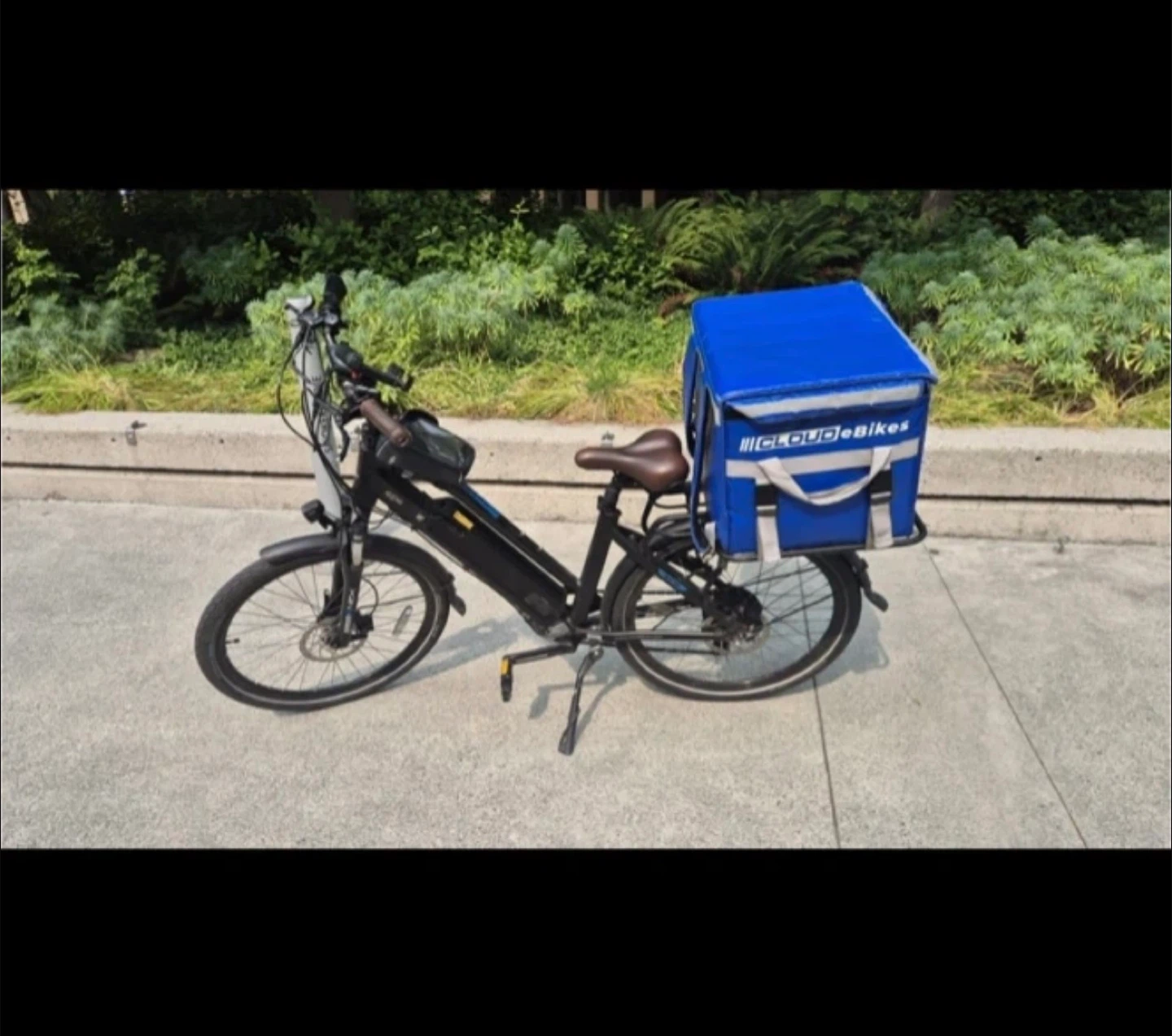 Electric bicycle - photo 2