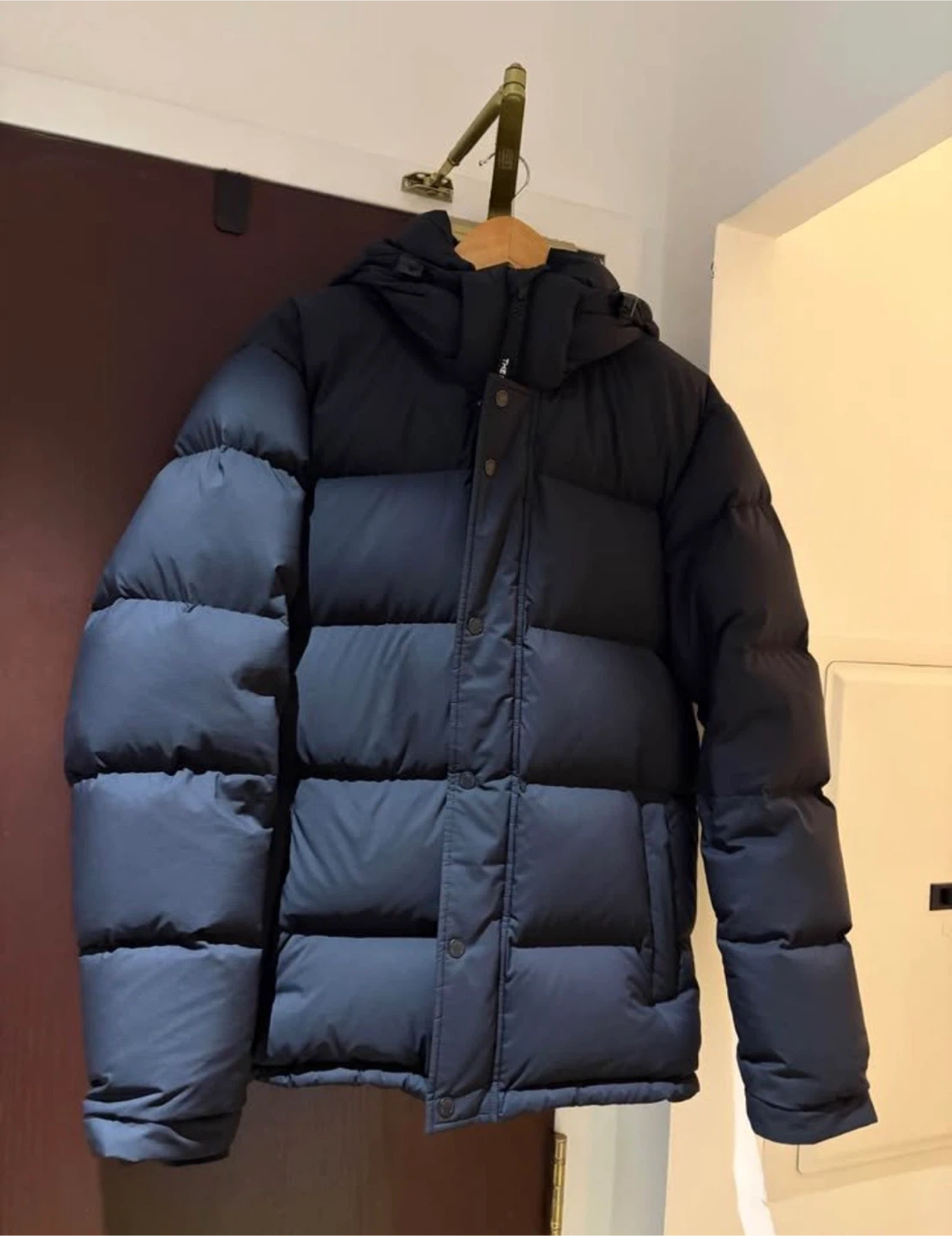 Aritzia Men's Super Puff Jacket Medium