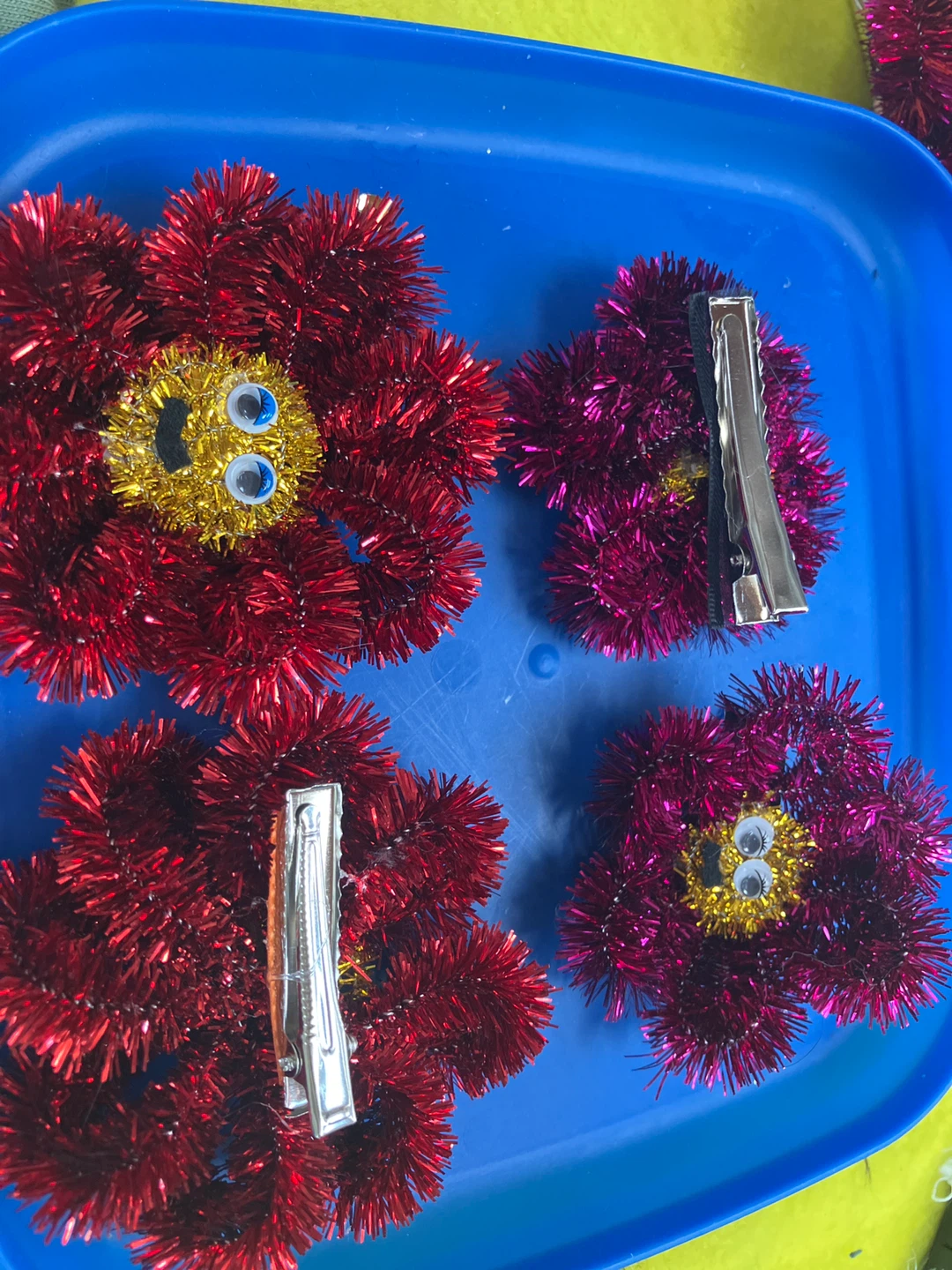 Handmade Tinsel Flower Hair Clips - photo 5