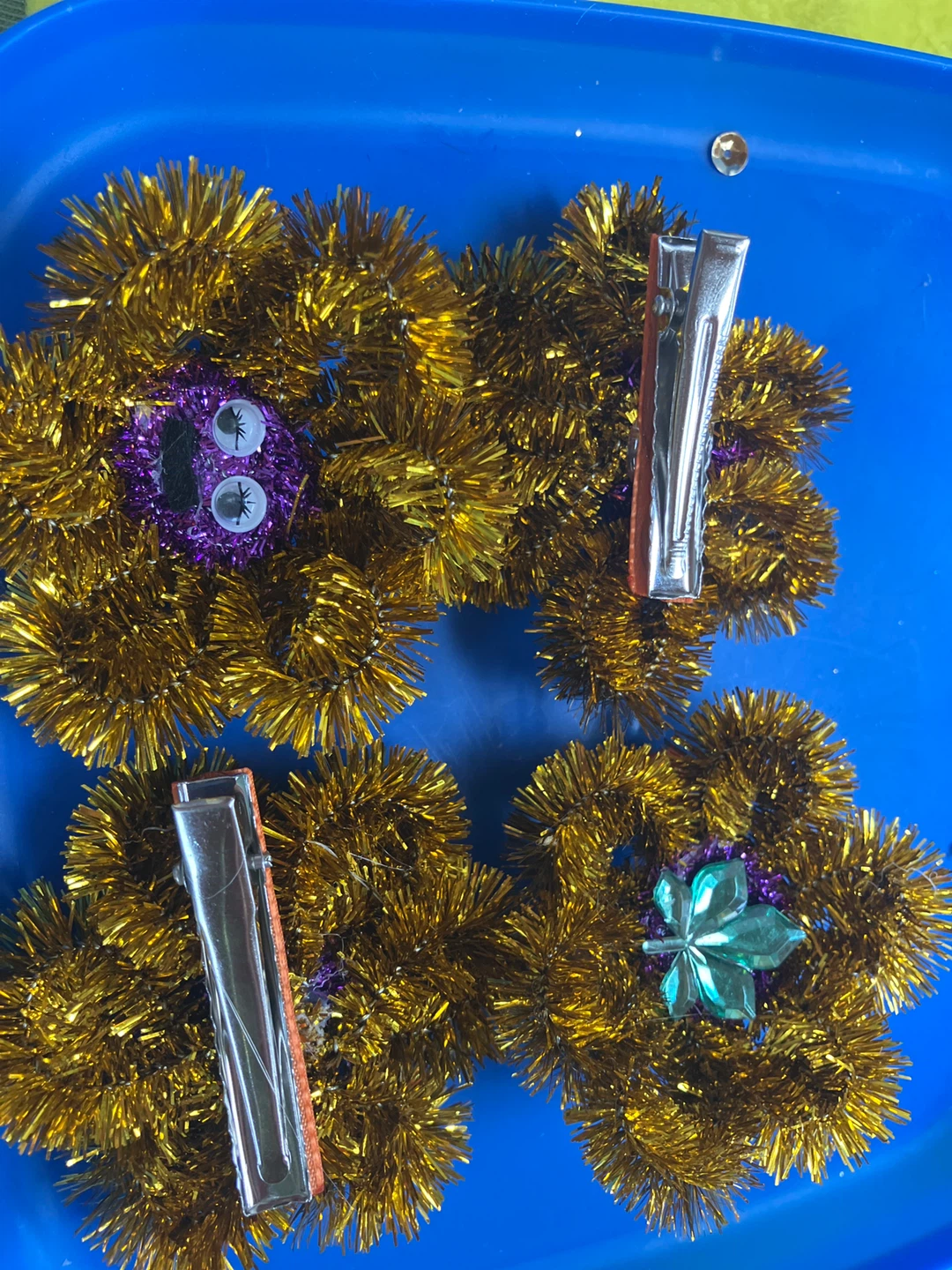 Handmade Tinsel Flower Hair Clips - photo 4
