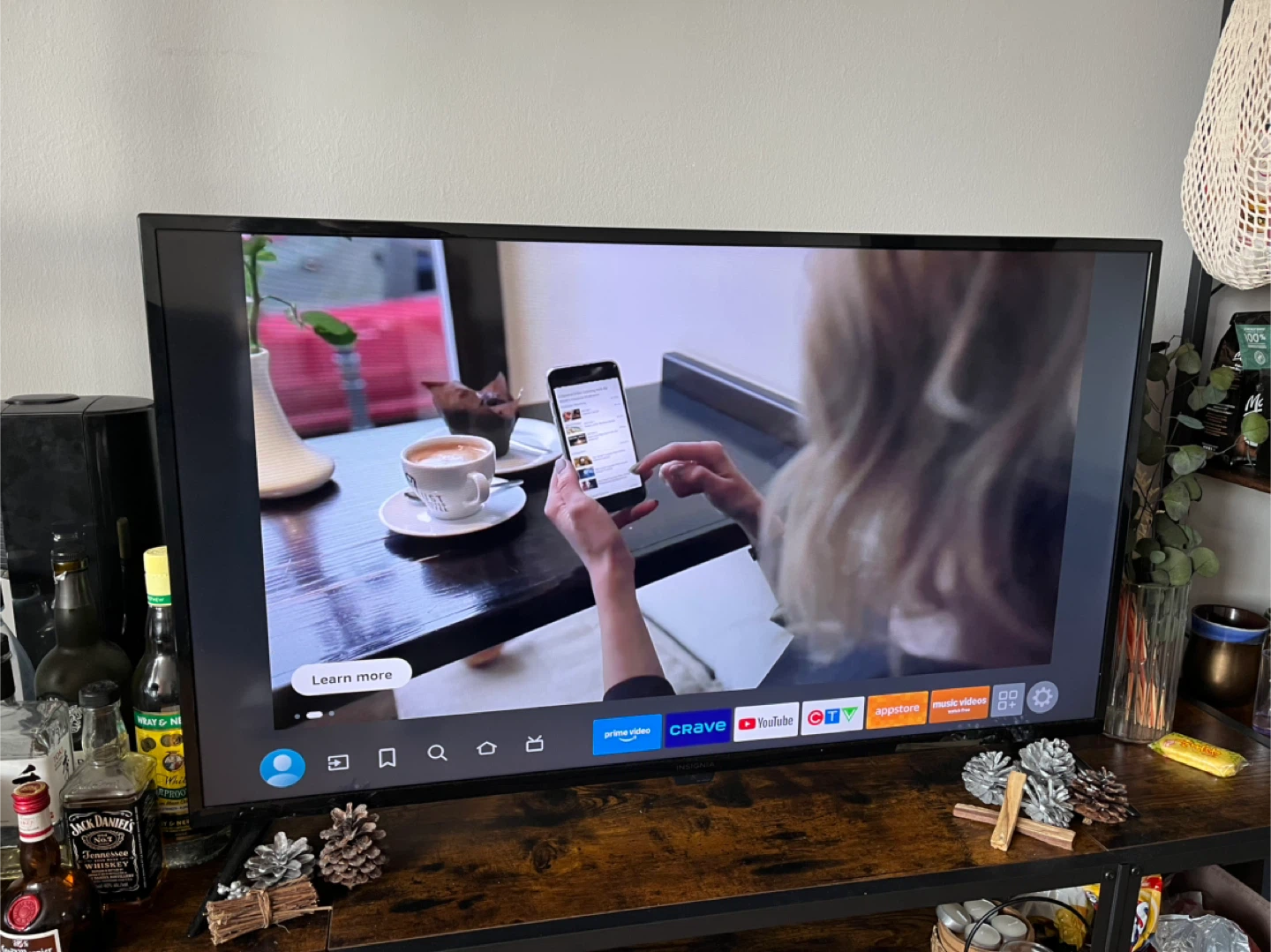 Insignia 43" LED TV - photo 2
