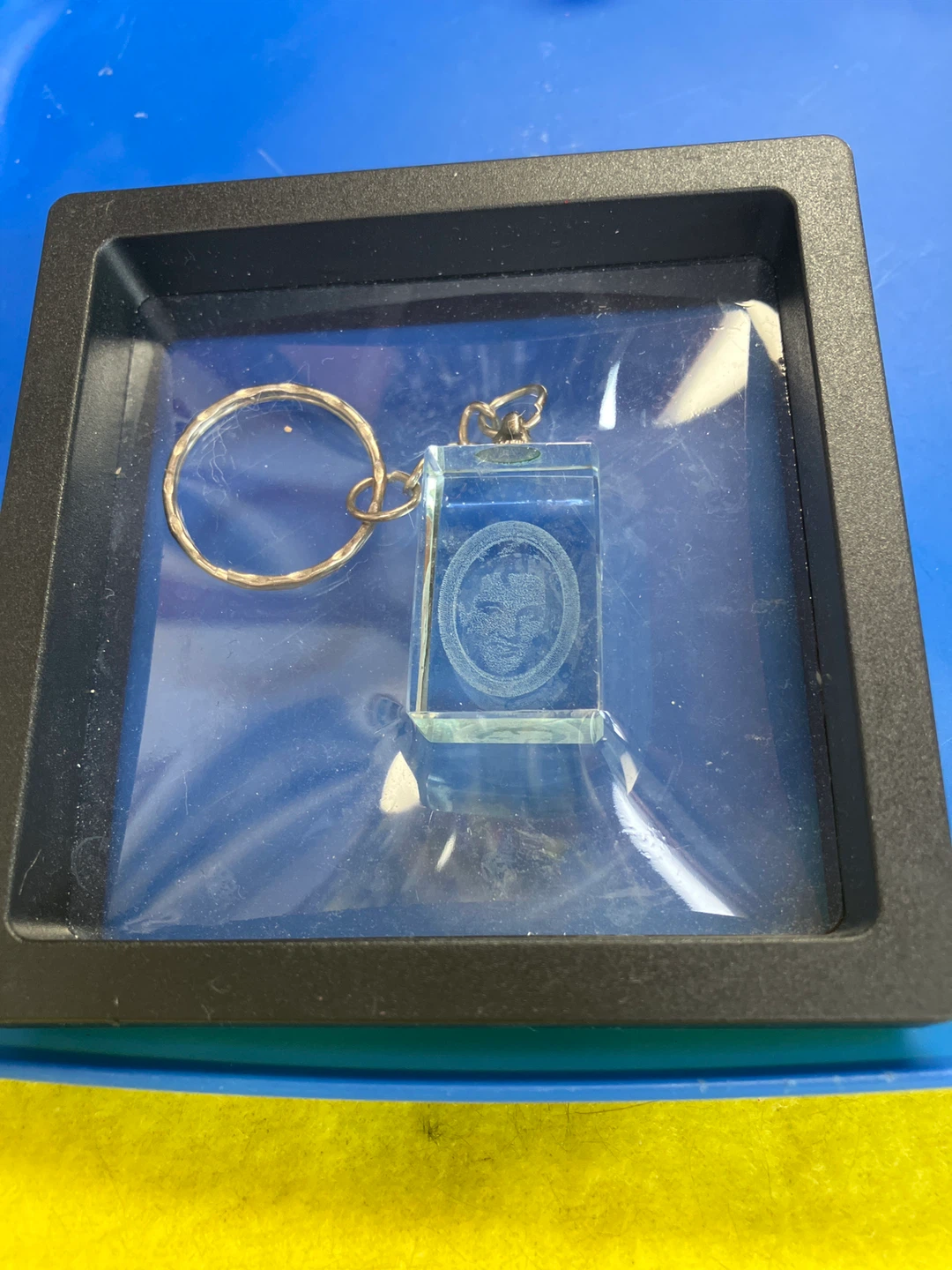 Engraved Crystal Portrait Keychain - photo 2