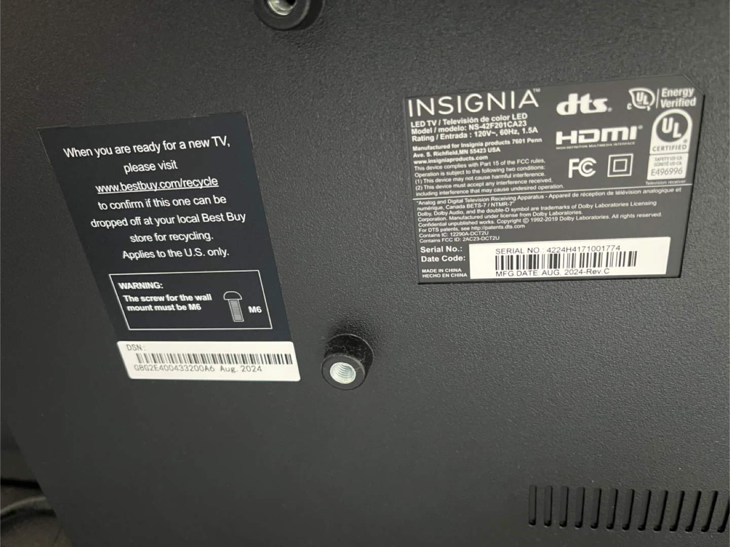 Insignia 43" LED TV - photo 4