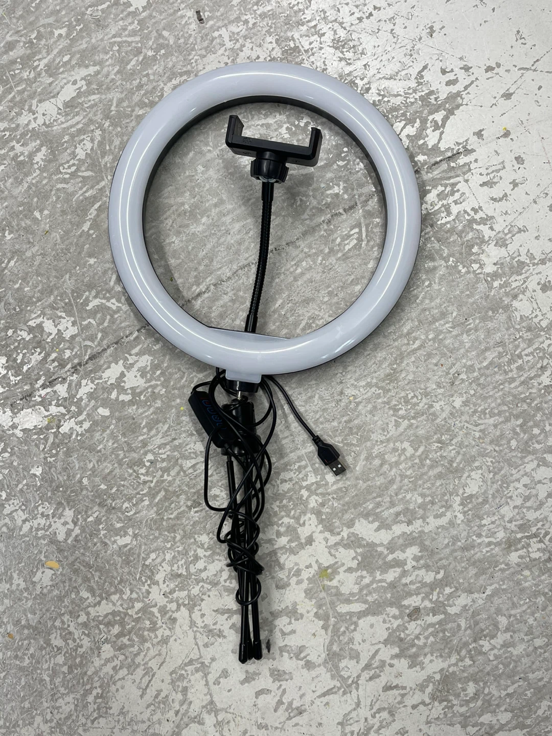 LED Ring Light with Phone Mount and Tripod - photo 5