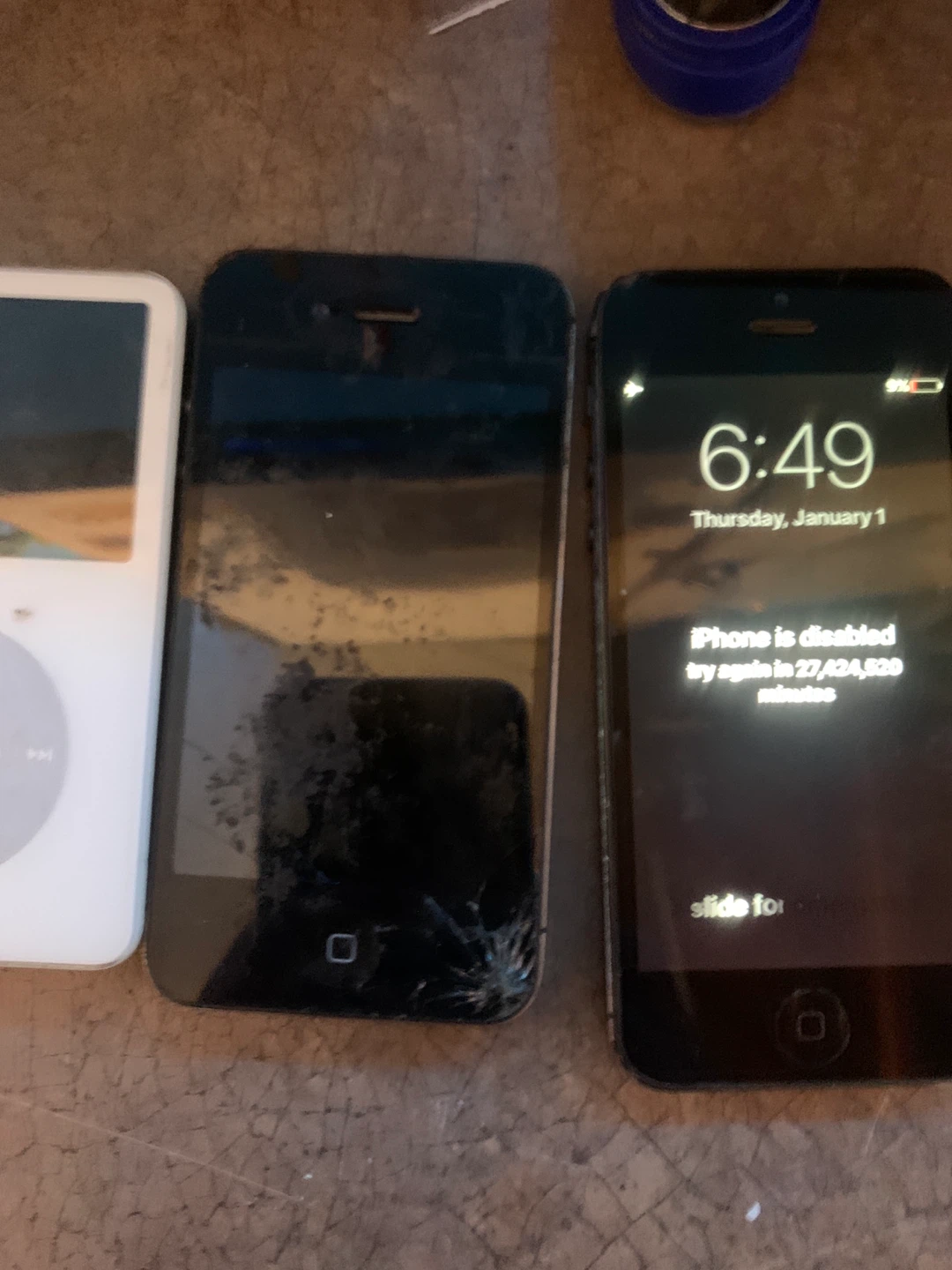 Early IPhones and iPods Iphone 3, 5, and SE Parts - photo 3