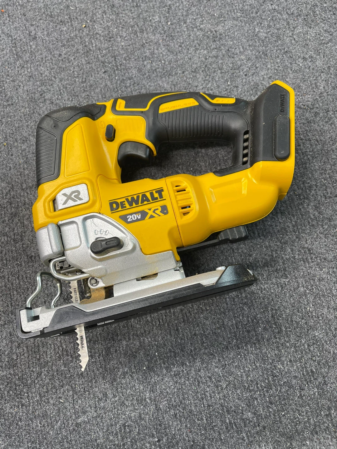 🥕 DEWALT DCS334 20V MAX XR Brushless Jigsaw