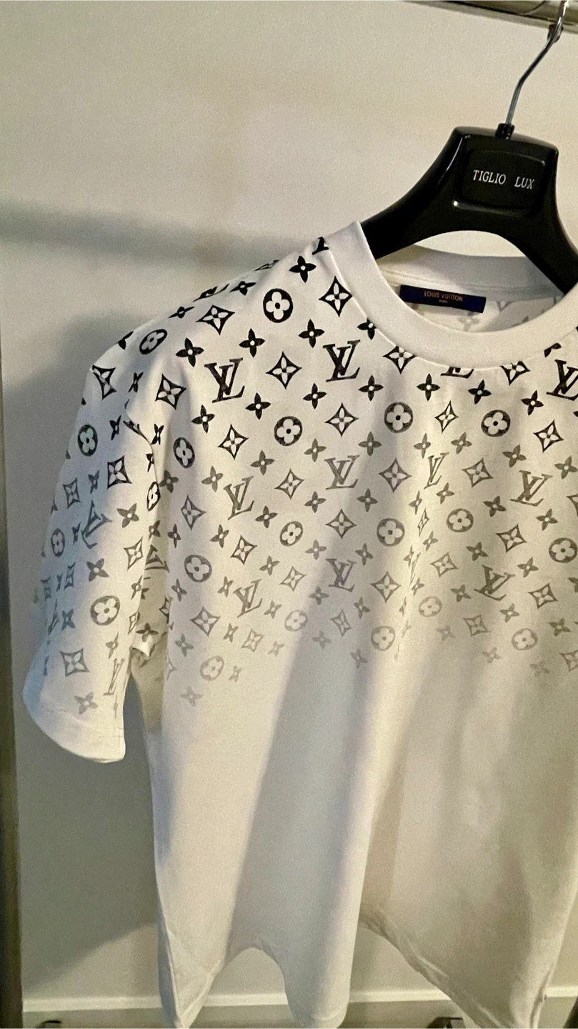 Louis Vuitton Monogram Gradient T-Shirt Size XXL LV Tshirt - photo 3