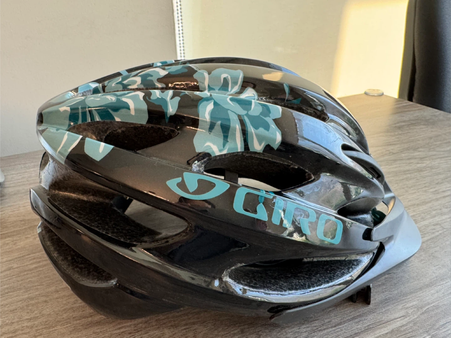 Giro Cycling Helmet - photo 2