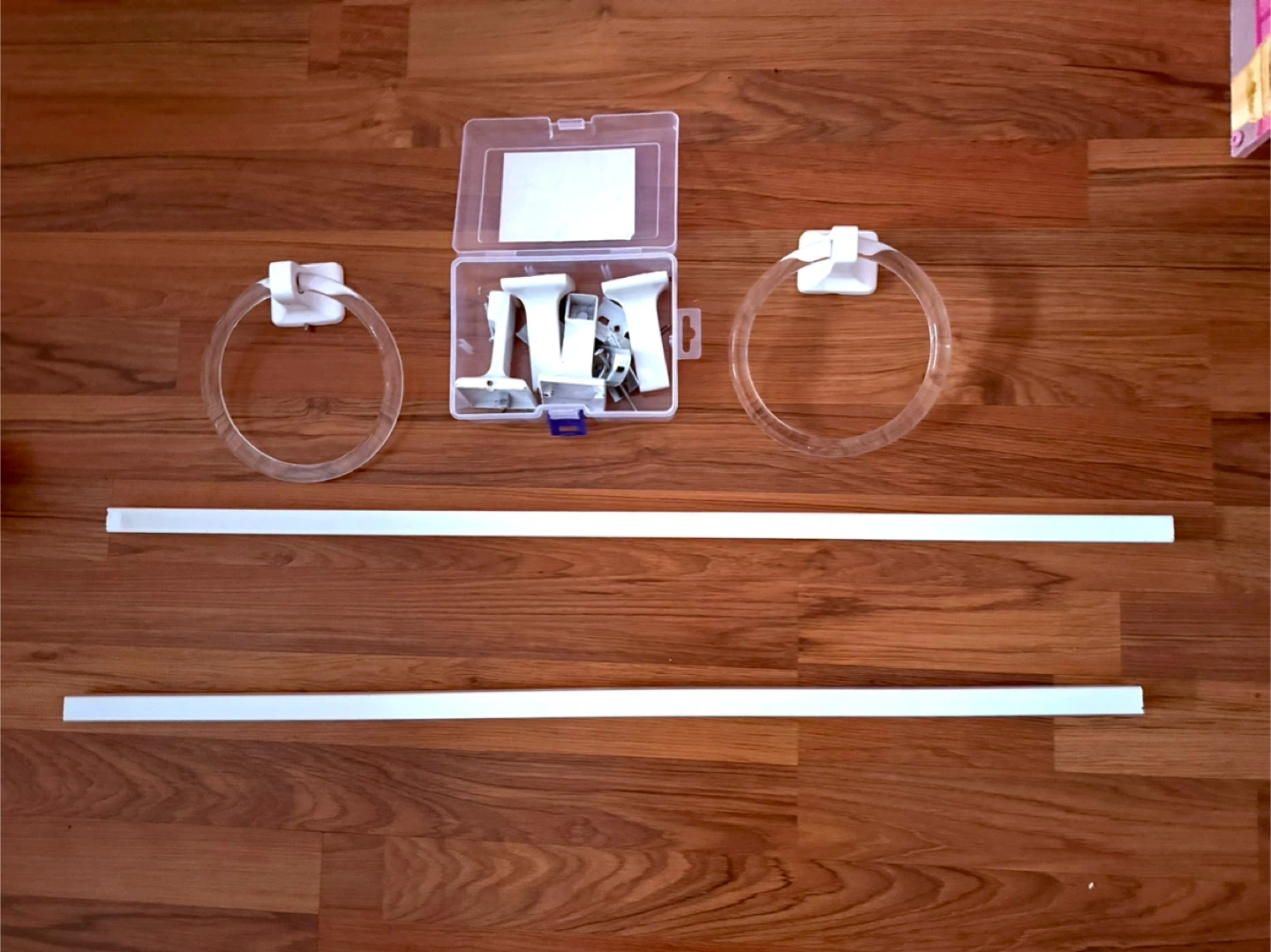 Italia Collection 4-Piece Bathroom Set in White chrome