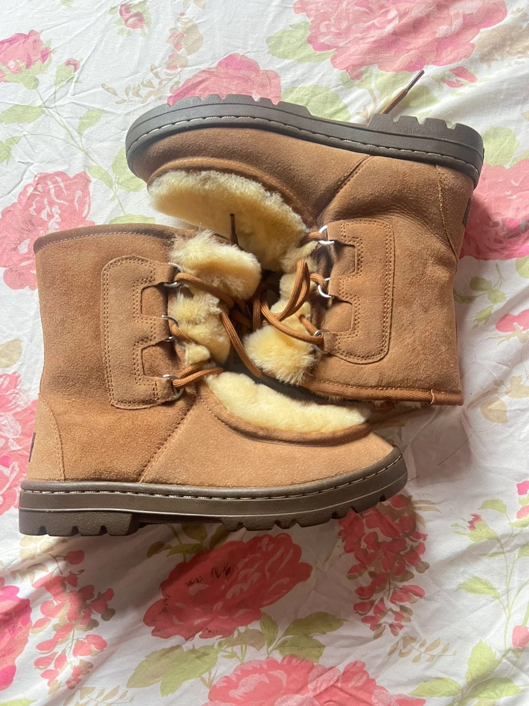 UGG women’s Mukluk Brand New