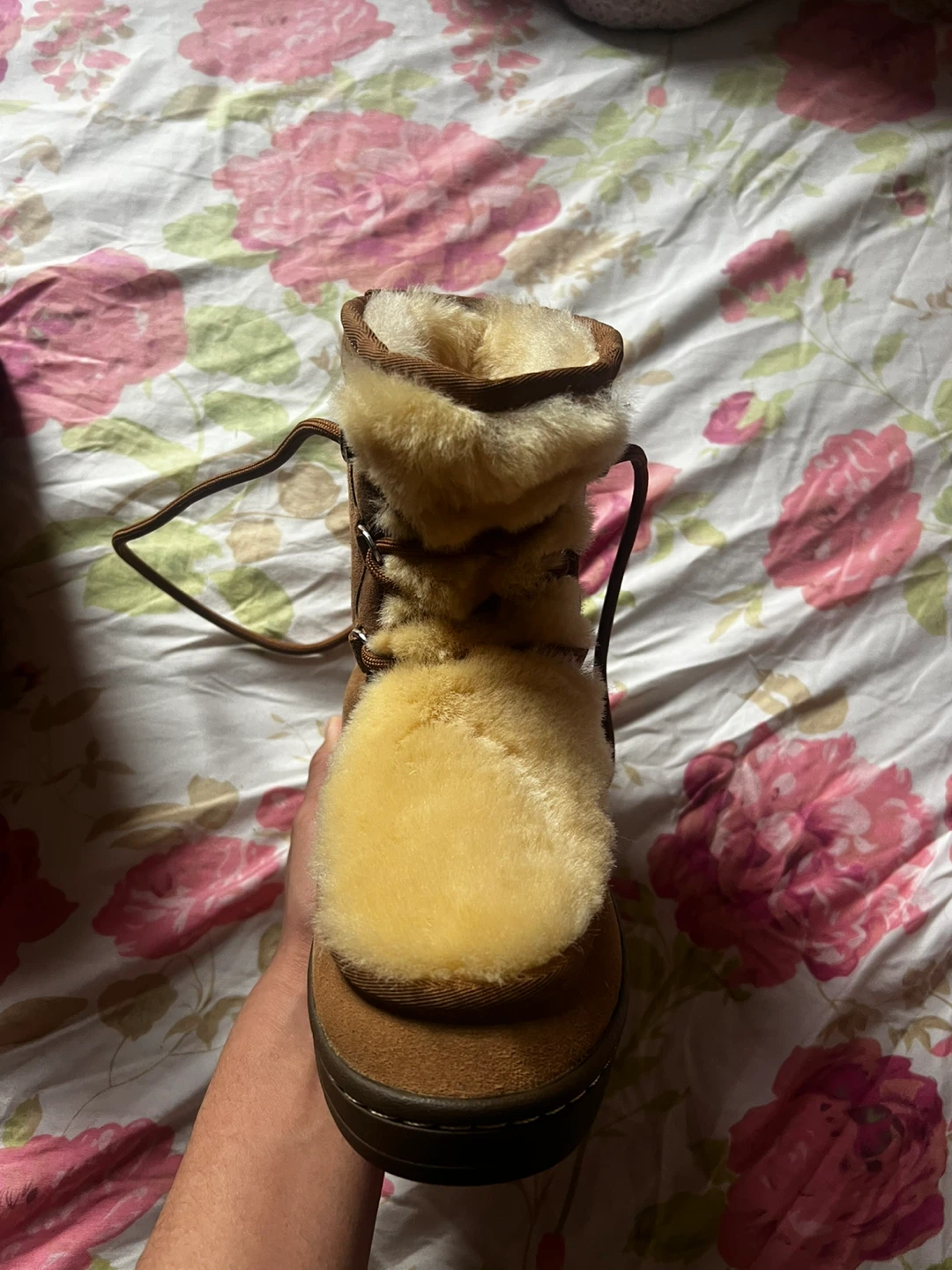 UGG women’s Mukluk Brand New - photo 2