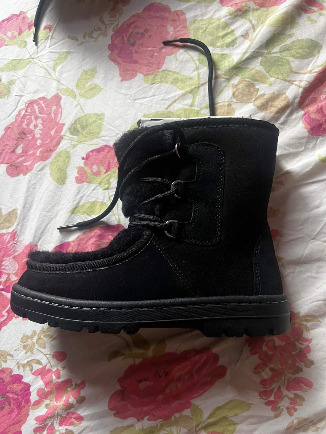 UGG Women's Mukluk Revival boots in black Brand new - photo 3