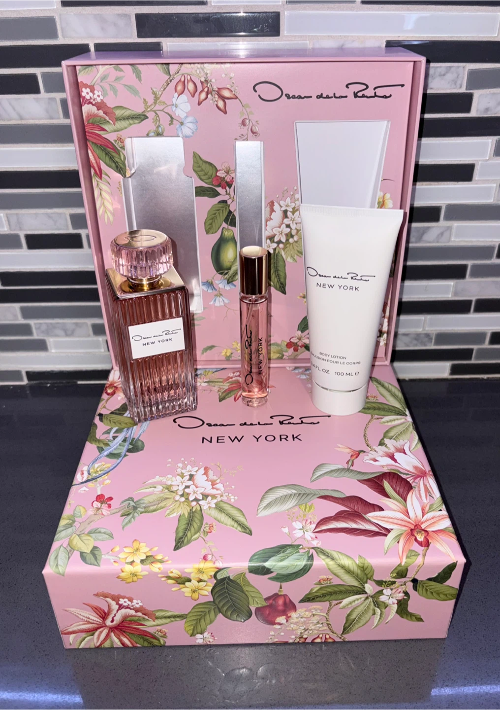 Oscar de la Renta New York Eau de Parfum & Body Lotion Gift Set - photo 3