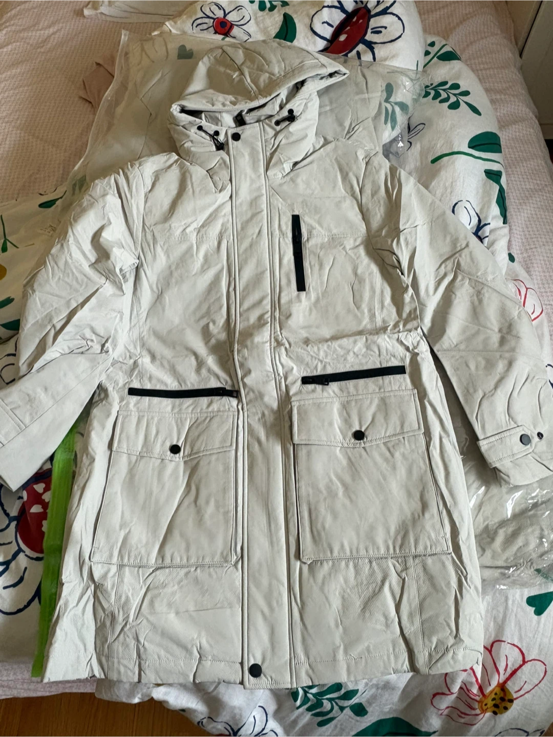 White Hooded Winter down Jacket- new